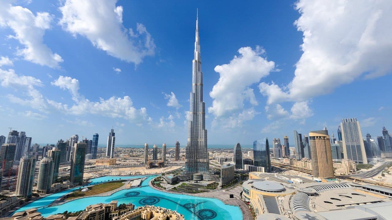 Burj Khalifa with sky view